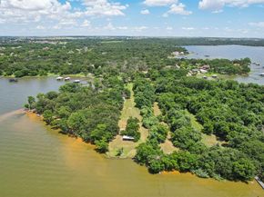 11701  Oakwood Lane , Fort Worth Texas 76179