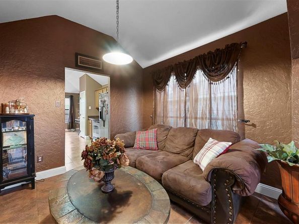 4621  Saint Francis Avenue , Dallas Texas 75227