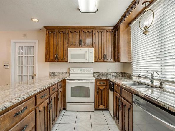 101  Valley View Court , Azle Texas 76020