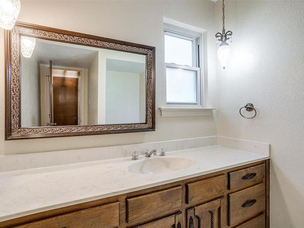 101  Valley View Court , Azle Texas 76020