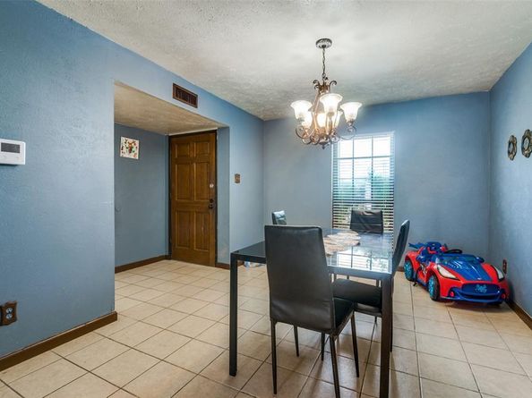 7426  Cloverglen Drive , Dallas Texas 75249