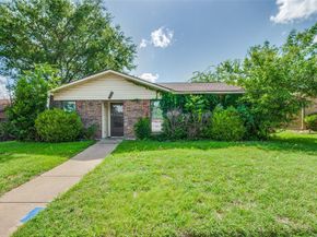7426  Cloverglen Drive , Dallas Texas 75249