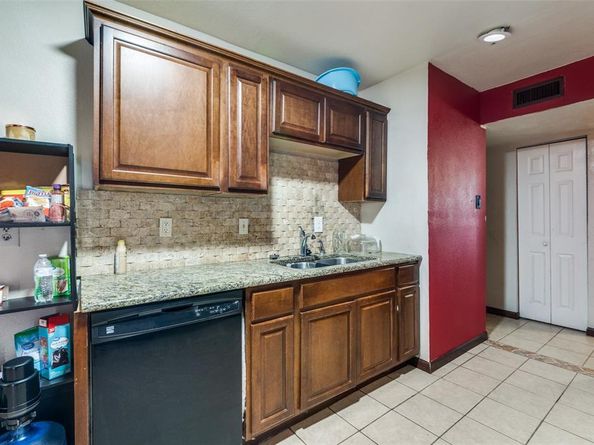 7426  Cloverglen Drive , Dallas Texas 75249