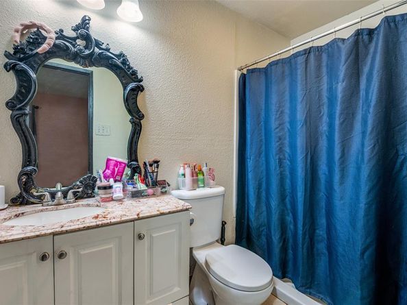 7426  Cloverglen Drive , Dallas Texas 75249
