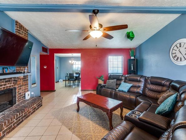 7426  Cloverglen Drive , Dallas Texas 75249