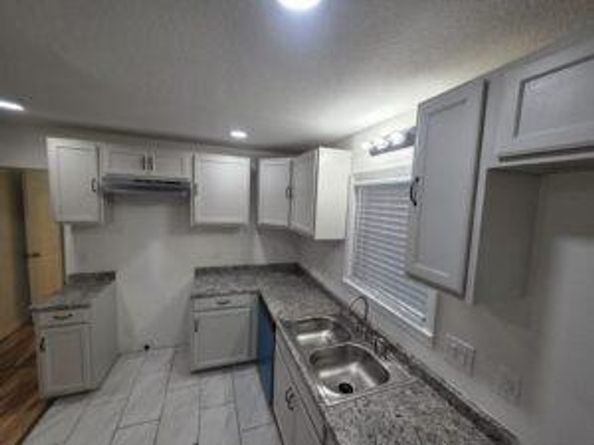1513  Skyline Drive , River Oaks Texas 76114