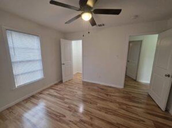 1513  Skyline Drive , River Oaks Texas 76114