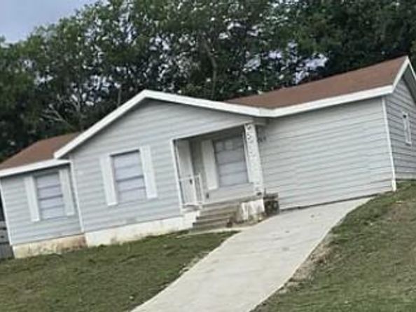 1513  Skyline Drive , River Oaks Texas 76114
