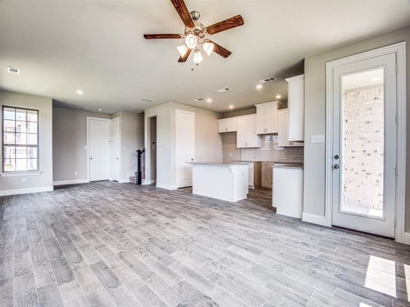 641  Hutchinson Lane , Lewisville Texas 75077