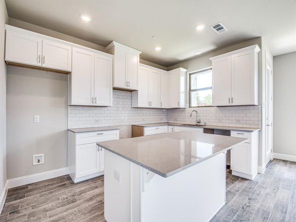 641  Hutchinson Lane , Lewisville Texas 75077