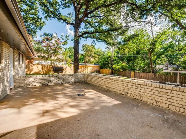2020  Mill Creek Drive , Arlington Texas 76010