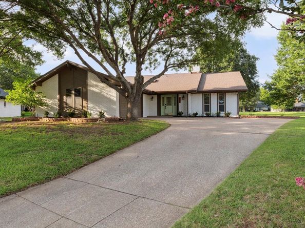 1308  Clubhouse Court , Mansfield Texas 76063