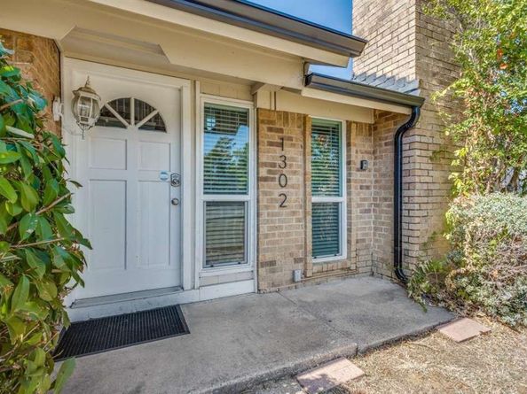 1302  Westwood Drive , Lewisville Texas 75067