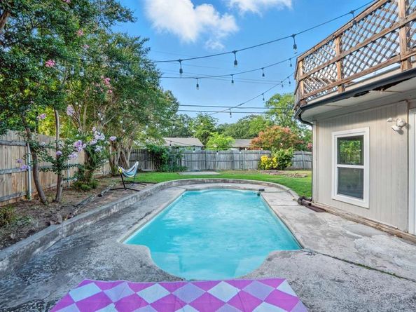 1302  Westwood Drive , Lewisville Texas 75067