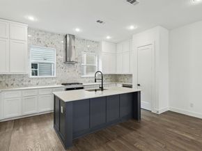 2526  Carmelita Street , Dallas Texas 75212