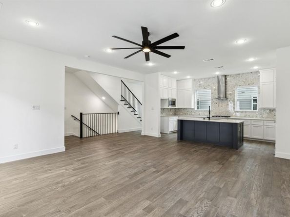 2526  Carmelita Street , Dallas Texas 75212