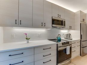 4241  Buena Vista Street  10, Dallas Texas 75205