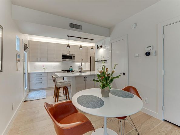 4241  Buena Vista Street  10, Dallas Texas 75205