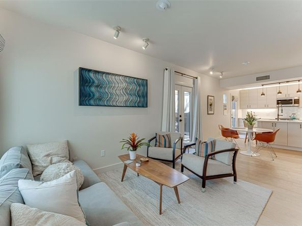 4241  Buena Vista Street  10, Dallas Texas 75205