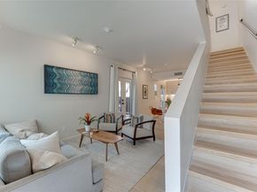 4241  Buena Vista Street  10, Dallas Texas 75205