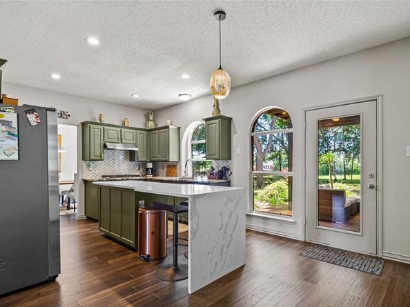 514  Baltusrol Circle , Garland Texas 75044