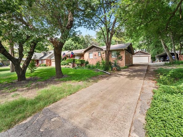1003  Tanglewood Drive , Cedar Hill Texas 75104