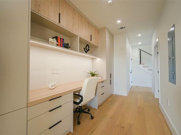 6529  Victoria  , Dallas Texas 75209