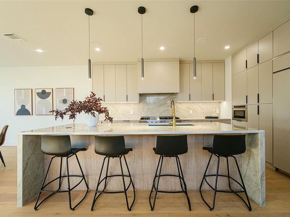6529  Victoria  , Dallas Texas 75209