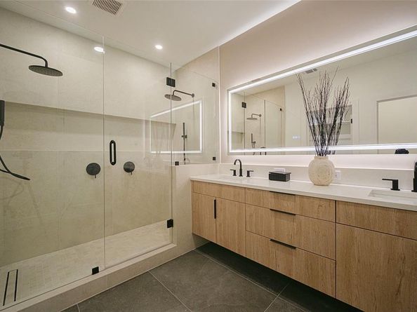 6529  Victoria  , Dallas Texas 75209