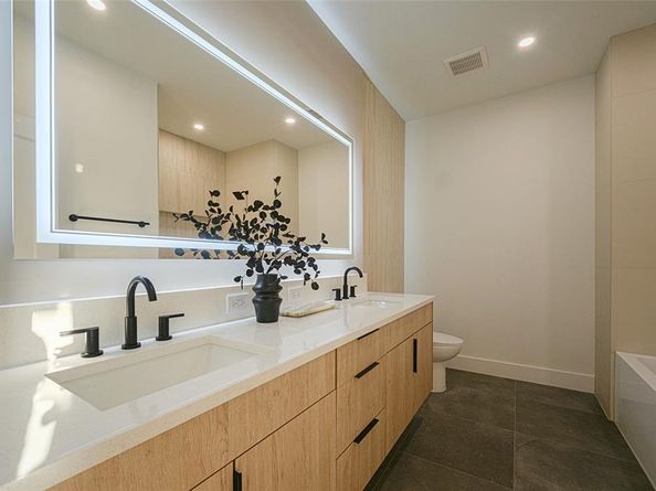 6529  Victoria  , Dallas Texas 75209