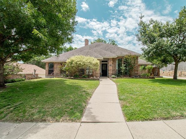 10141  Wandering Way Street , Benbrook Texas 76126
