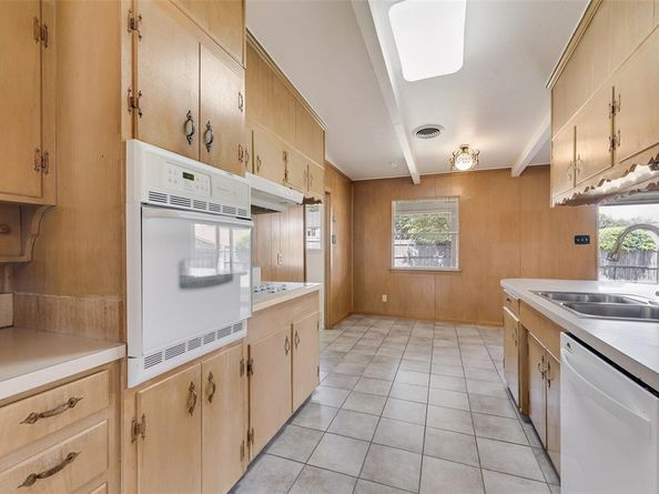8504  Berend Court , Benbrook Texas 76116
