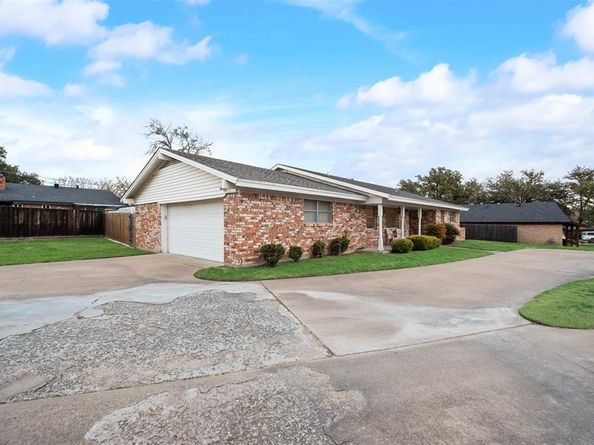 8504  Berend Court , Benbrook Texas 76116