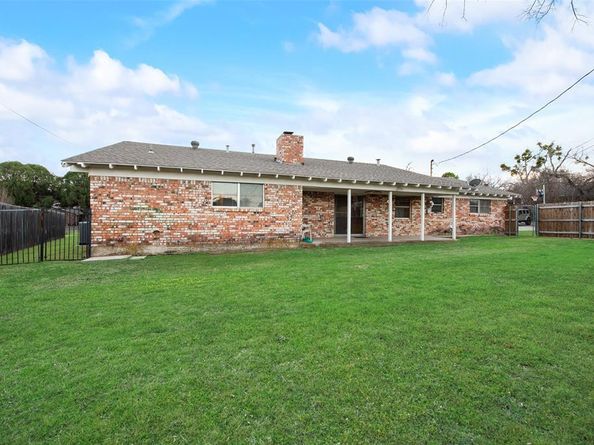 8504  Berend Court , Benbrook Texas 76116