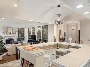 1604  Banbury Lane , Carrollton Texas 75006