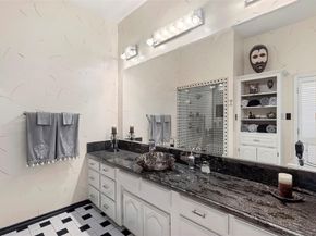 1604  Banbury Lane , Carrollton Texas 75006