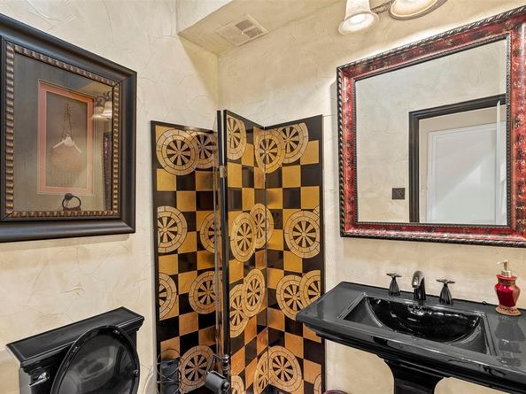 1604  Banbury Lane , Carrollton Texas 75006