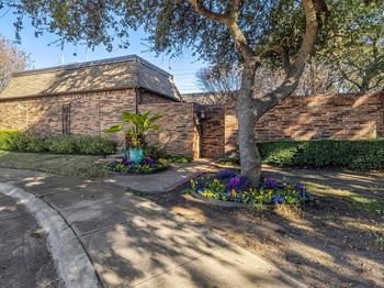 1604  Banbury Lane 