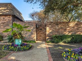 1604  Banbury Lane , Carrollton Texas 75006