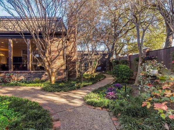 1604  Banbury Lane , Carrollton Texas 75006