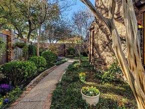1604  Banbury Lane , Carrollton Texas 75006