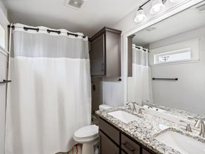 818 N Beckley Avenue , Dallas Texas 75203