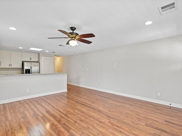 818 N Beckley Avenue , Dallas Texas 75203