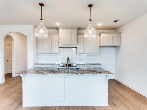 533  Hillcrest Circle , Justin Texas 76247