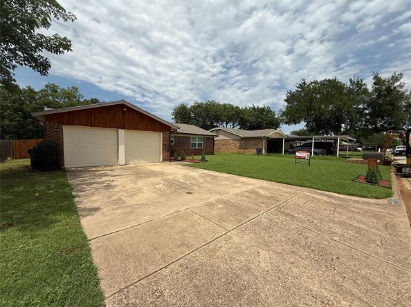 517  Gristmill Lane , Everman Texas 76140