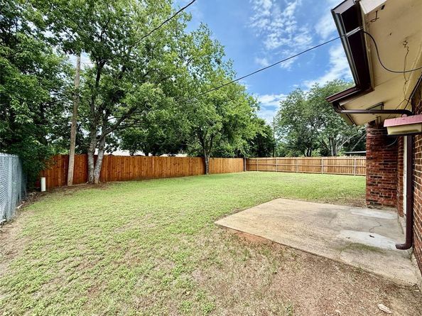 517  Gristmill Lane , Everman Texas 76140