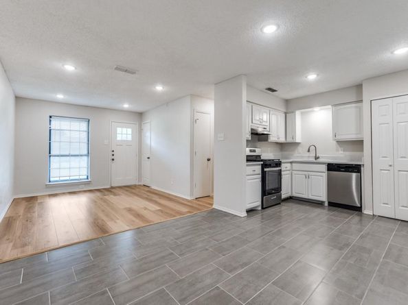 1810  Running River Road , Garland Texas 75044