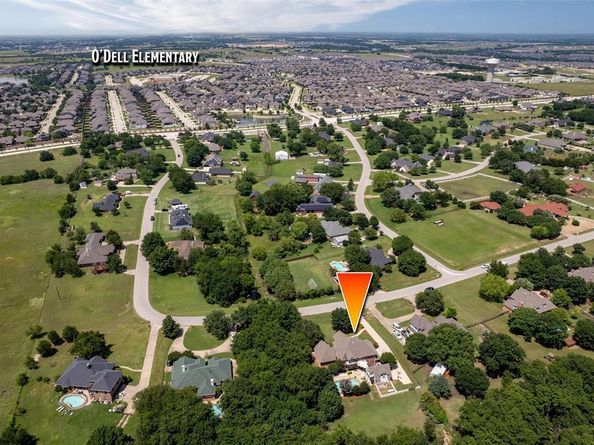 3873  Heritage Trail , Celina Texas 75009
