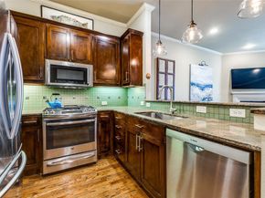 7333  Valley View Lane  304, Dallas Texas 75240