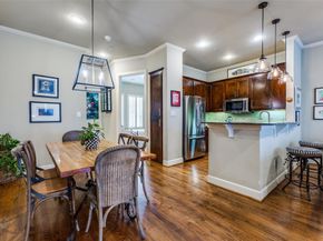 7333  Valley View Lane  304, Dallas Texas 75240
